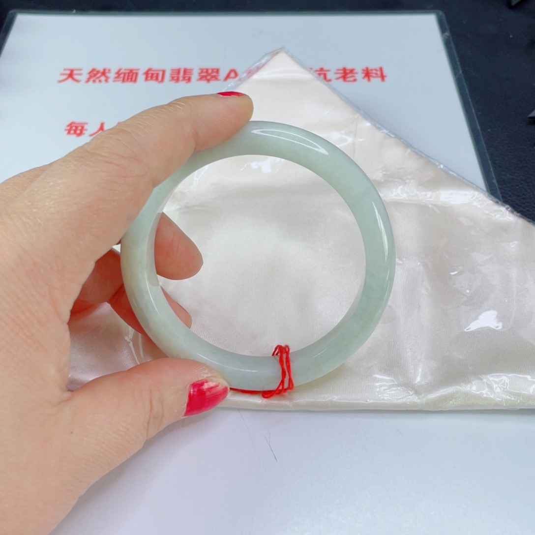 翡翠未镶嵌手镯@***！