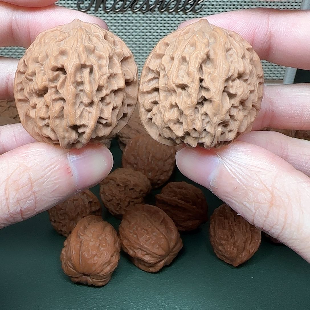 文玩核桃吊坠J野生狮子头35+