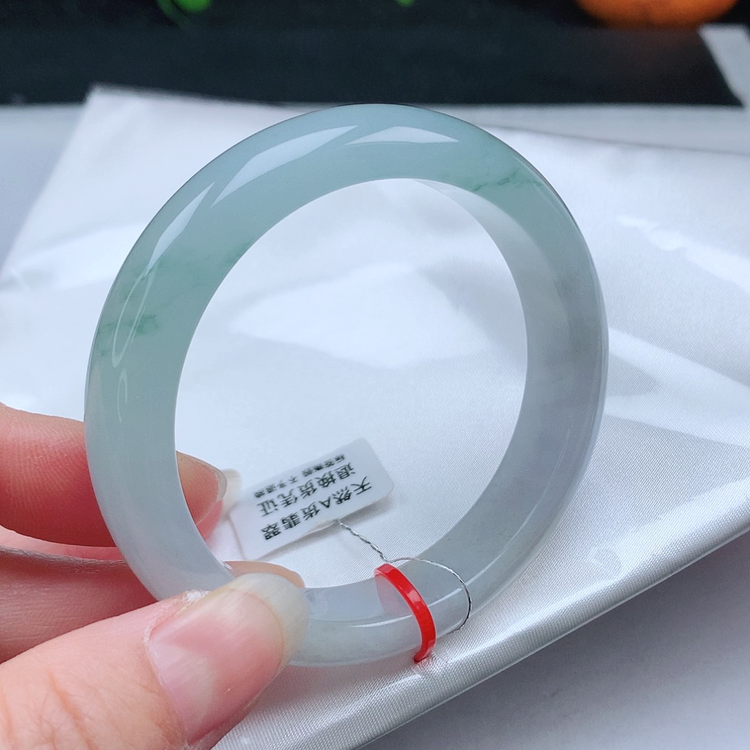 翡翠手镯未镶嵌55+圈