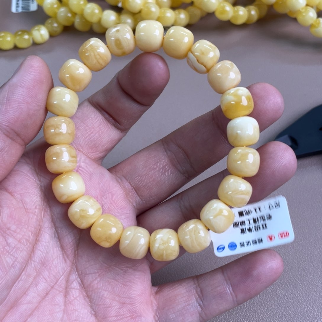 琥珀裸石未镶嵌01900000000