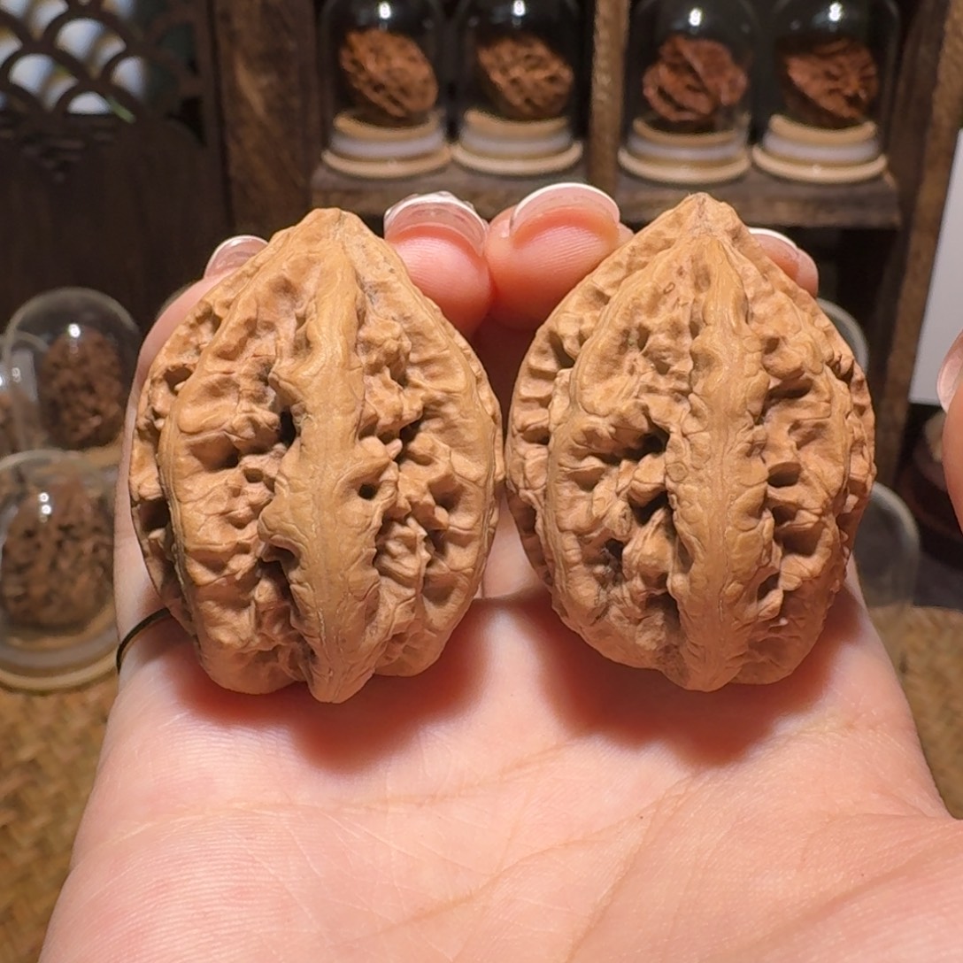 文玩核桃把件粗筋八棱