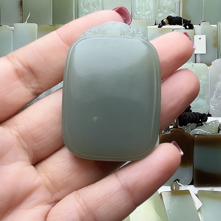 颈饰未镶嵌和田玉三*