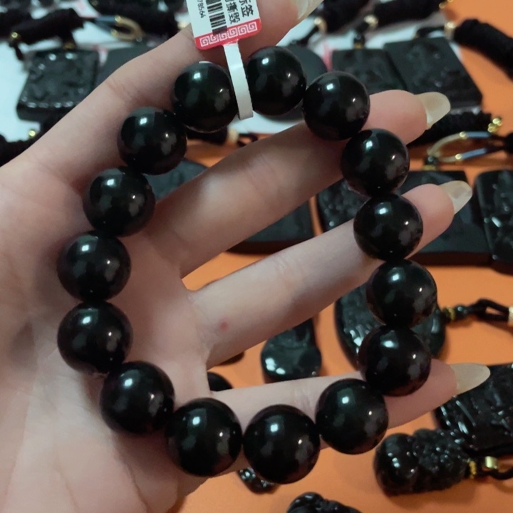 翡翠颈饰未镶嵌董*长