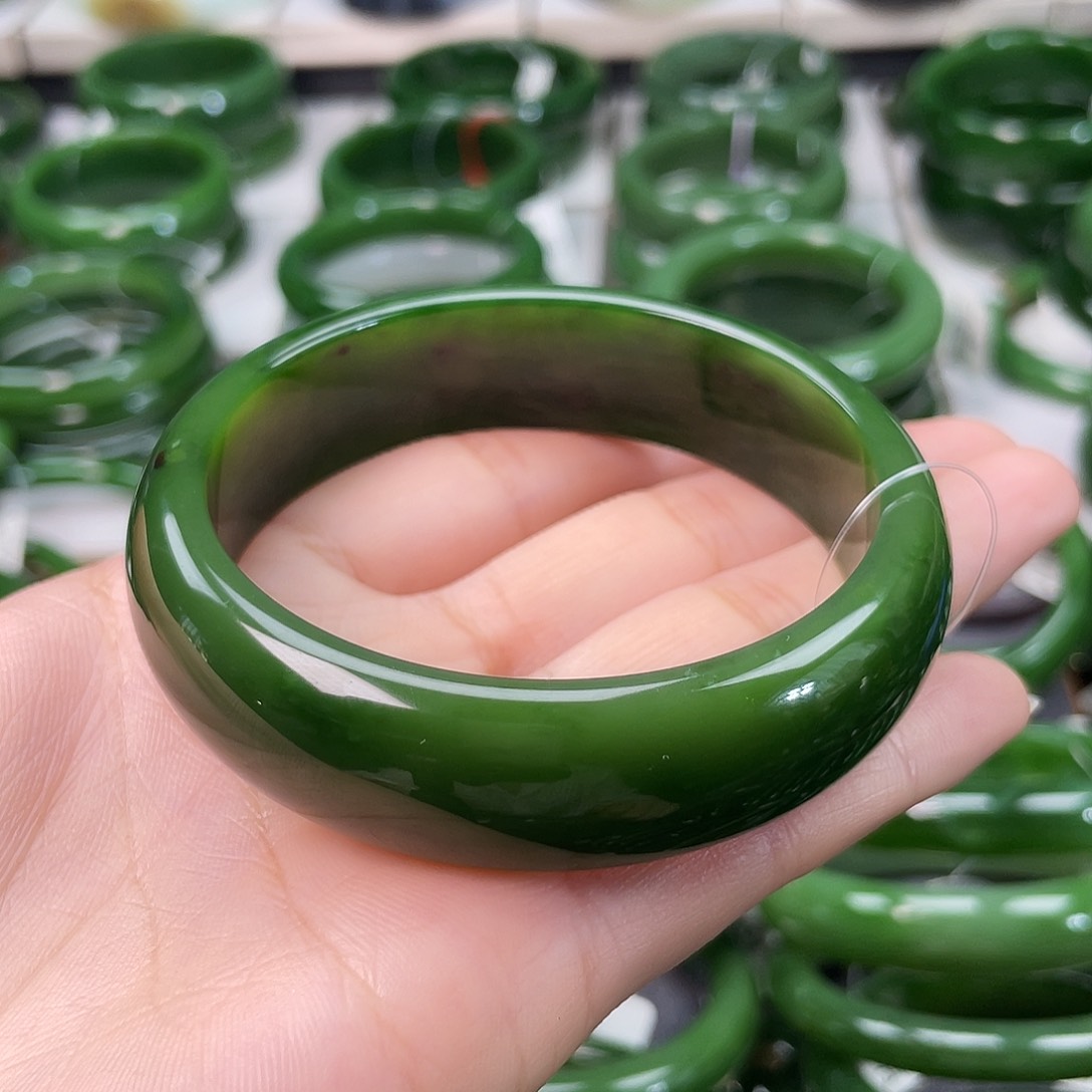 和田玉（碧玉）未镶嵌手镯