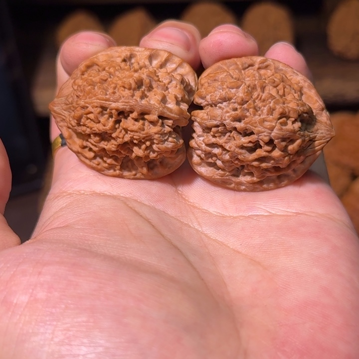 文玩核桃吊坠全品36红皮满天星