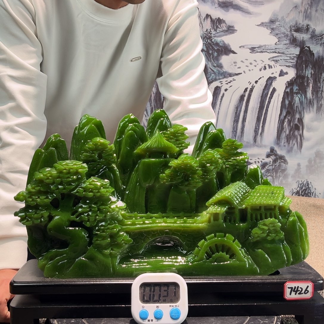 用***5玉玉摆件绿色带底座