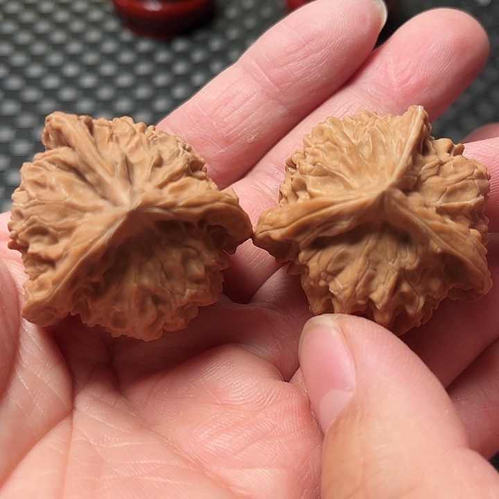 文玩核桃把件盘山三棱核桃文玩三棱