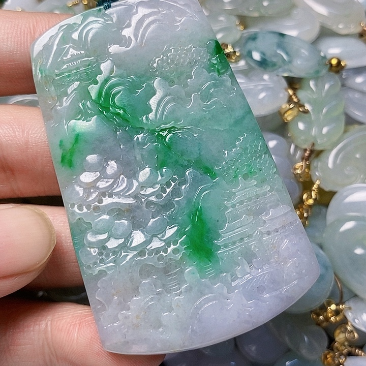 喜***着翡翠未镶嵌颈饰天然A货翡翠