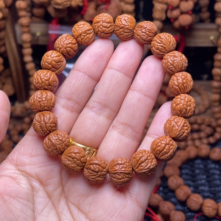 木质类龙纹桃枭挂件