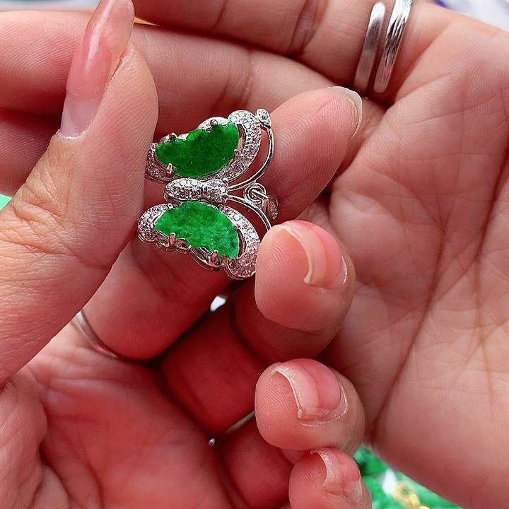 翡翠颈饰银S925镶嵌翡翠