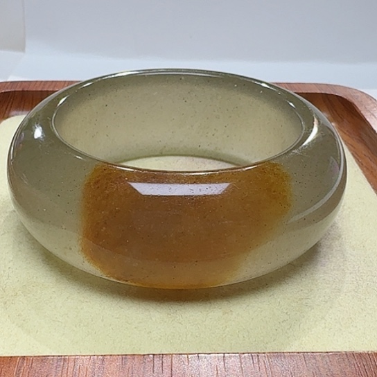 石英质玉手镯未镶嵌唯****姓