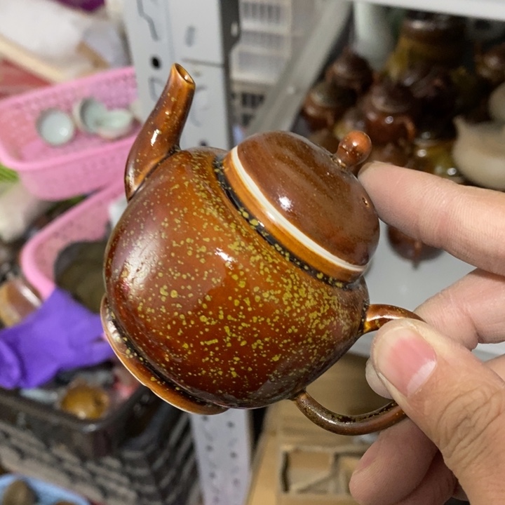 陶瓷艺术品及陶瓷壶