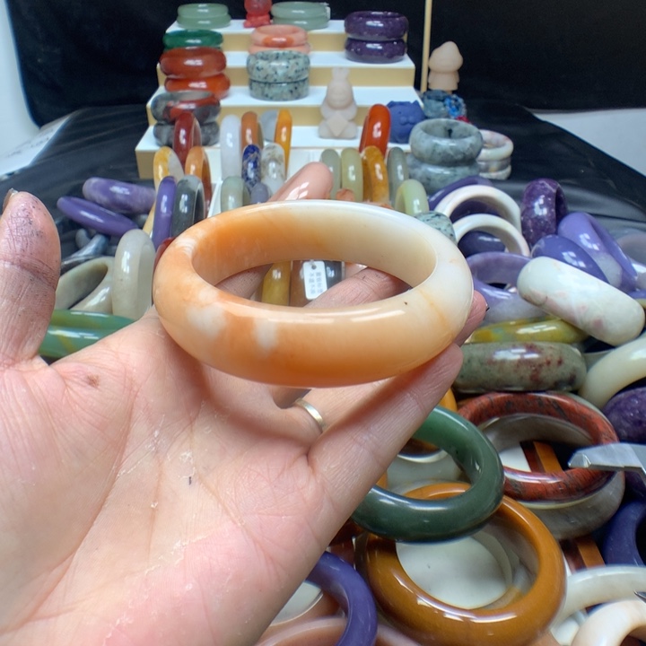 未镶嵌手镯石英质玉温**静