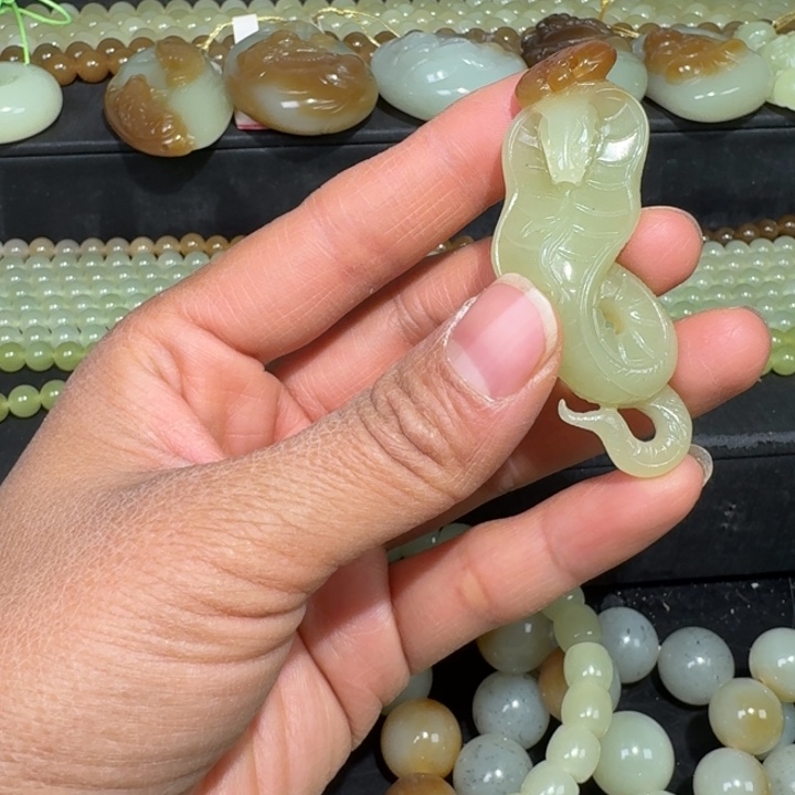 和田玉（糖玉）未镶嵌颈饰