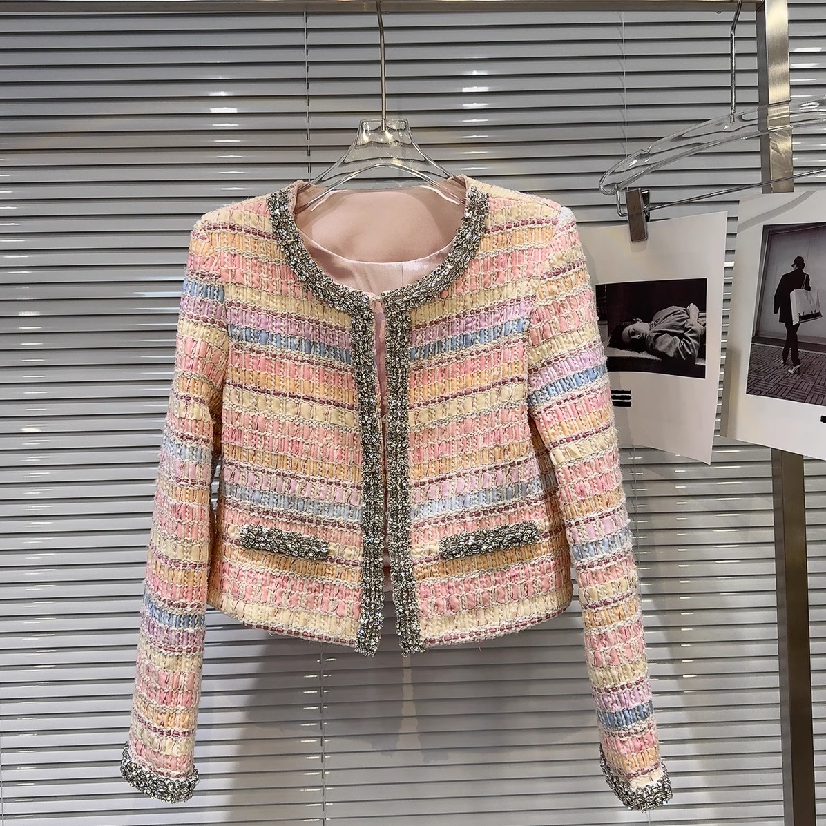 网红同款2025春季新款小香风高定水钻钉珠边彩色粗花呢名媛短外套
