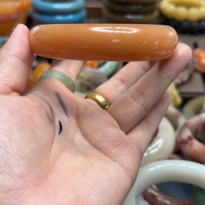 凡***尘石英岩玉合金颈饰
