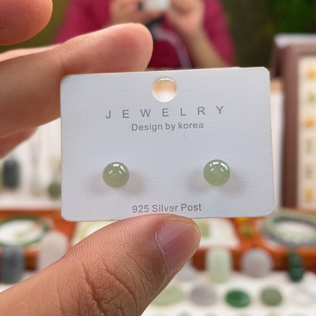 和田玉未镶嵌耳饰晴绿
