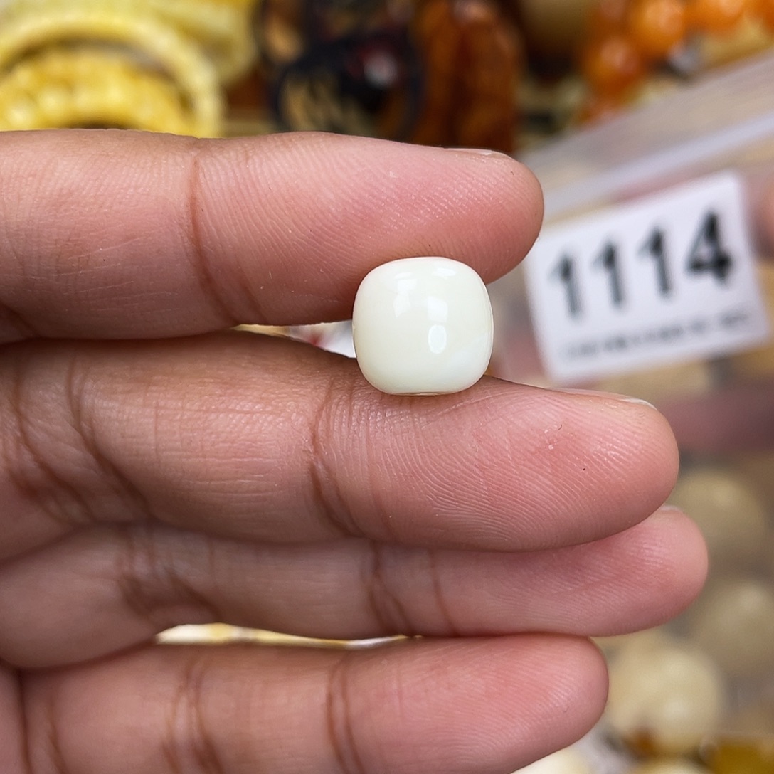 蜜蜡未镶嵌珠宝奇石10,5