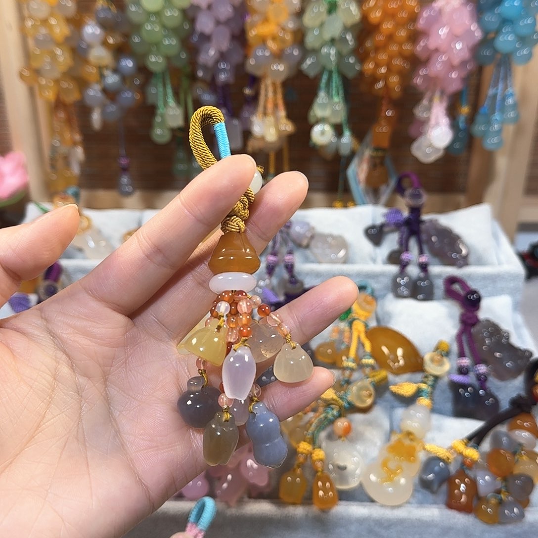 玛瑙/玉髓福利款挂件通货料子不挑带有包容点未镶嵌