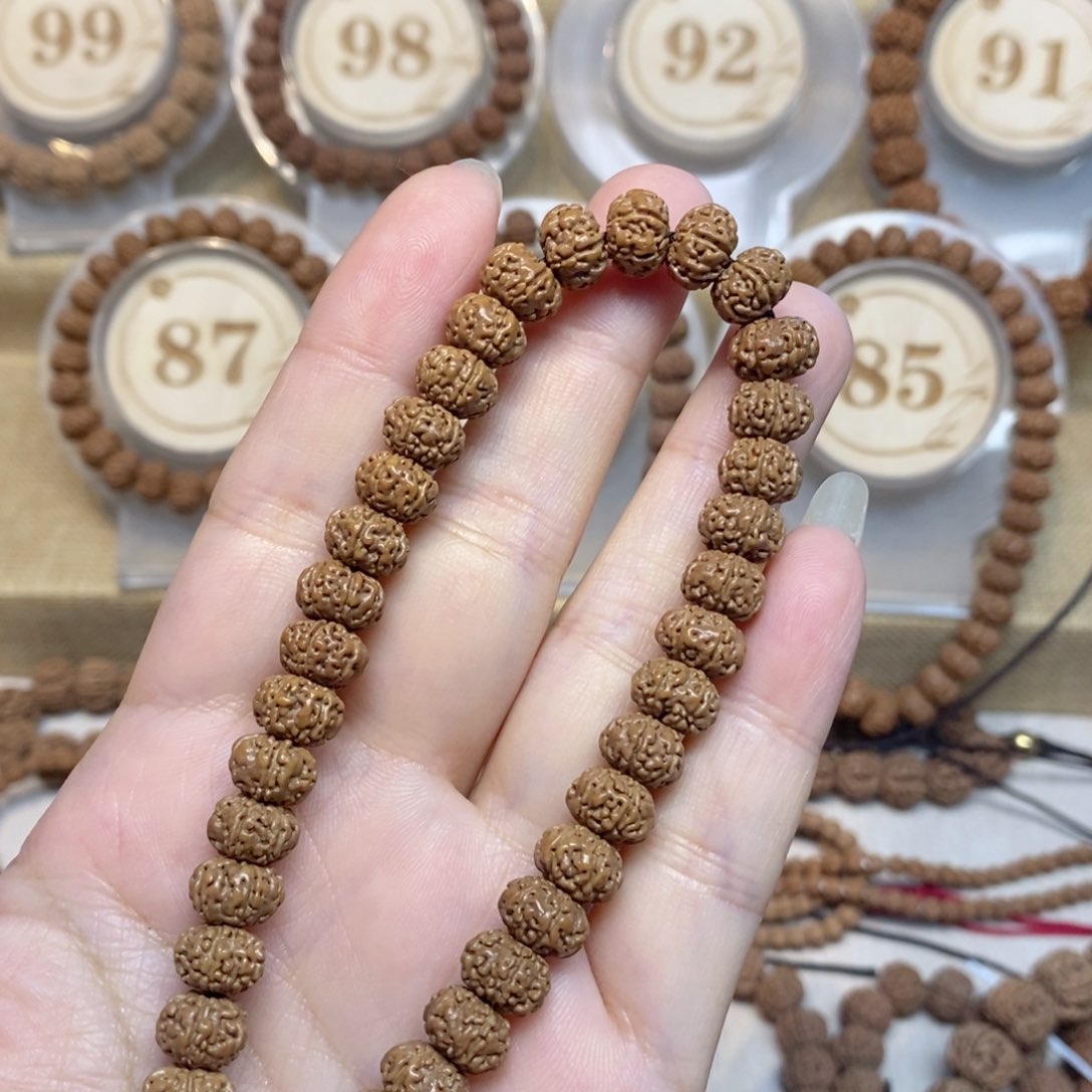 金刚菩提手串没****掌9六瓣树王小金刚手持