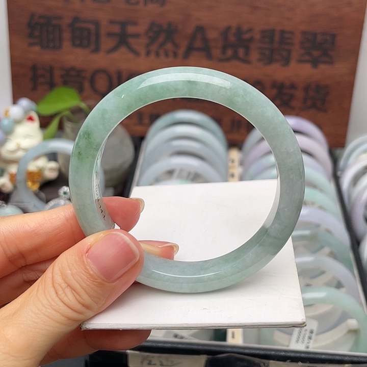 翡翠未镶嵌手镯53.5正圈
