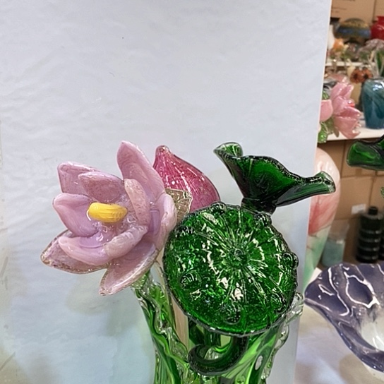 琉璃花瓶高45厘米宽9厘米