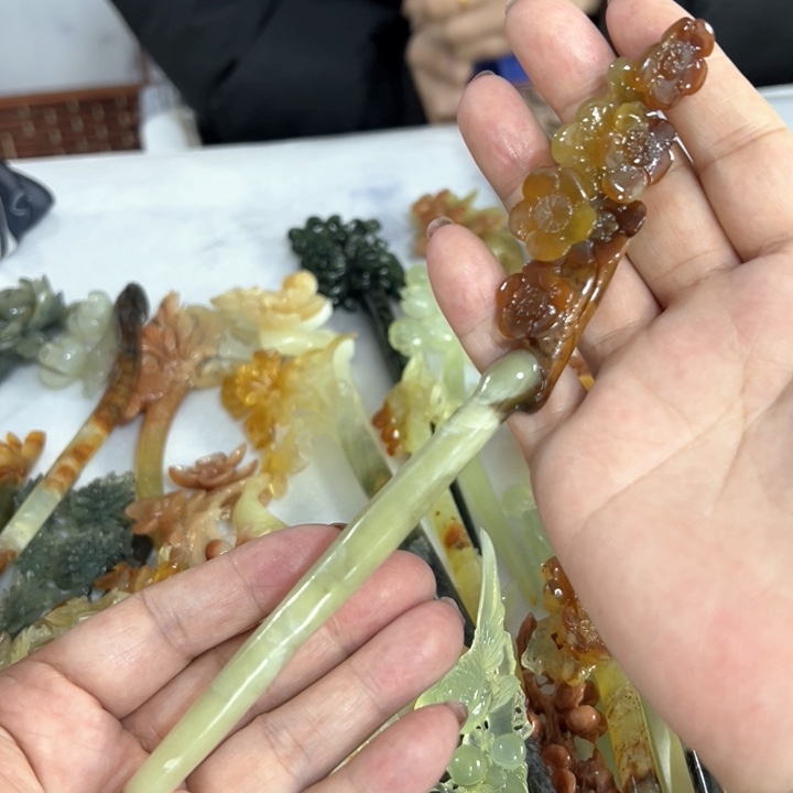 蛇纹石玉发饰未镶嵌