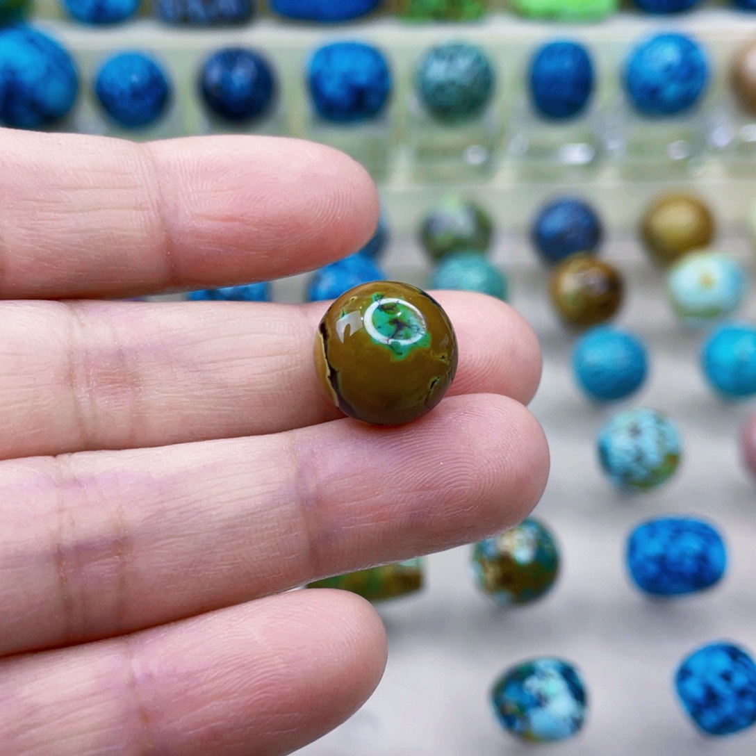 未镶嵌绿松石颈饰