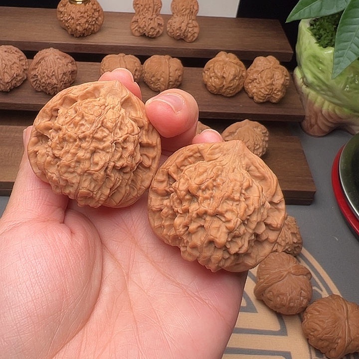 些***了文玩核桃吊坠官帽