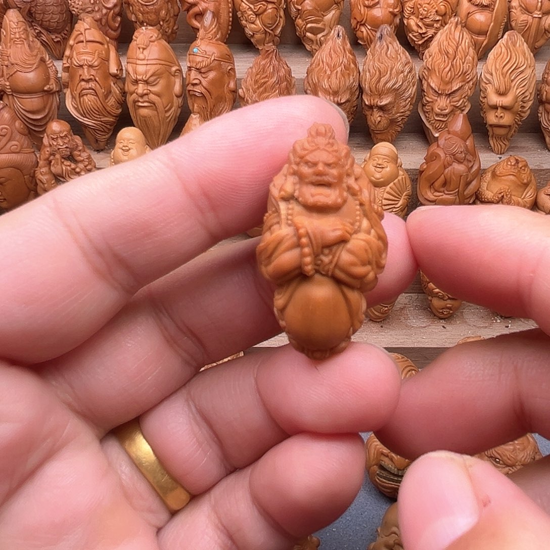 橄榄核吊坠20黄财神