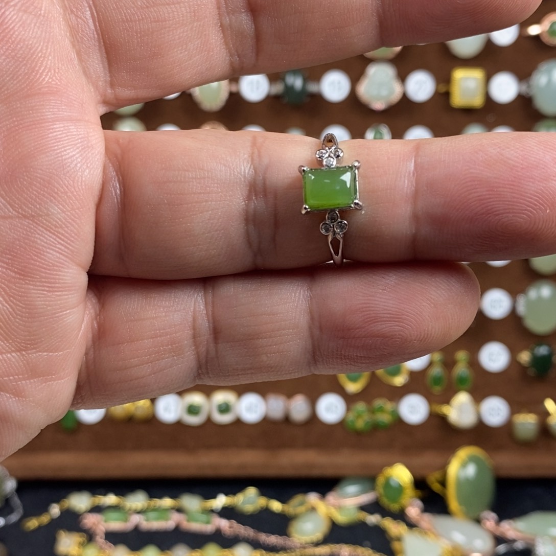 和田玉（碧玉）戒指合金