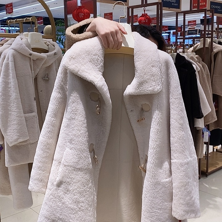 闪1 初晓皮草 初晓皮草