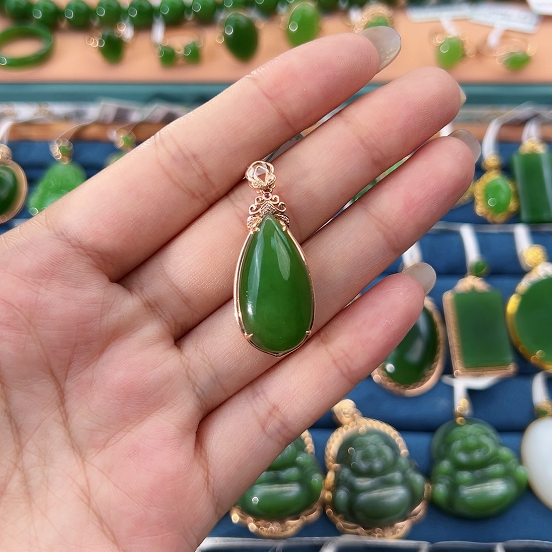 和田玉（碧玉）18K金镶嵌吊坠(不含链)阳绿水滴25mm 
