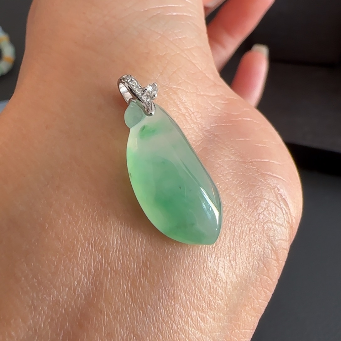 翡翠颈饰18K金镶嵌福瓜