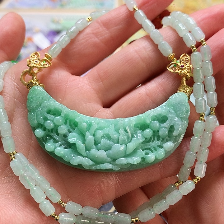 翡翠颈饰未镶嵌吊坠