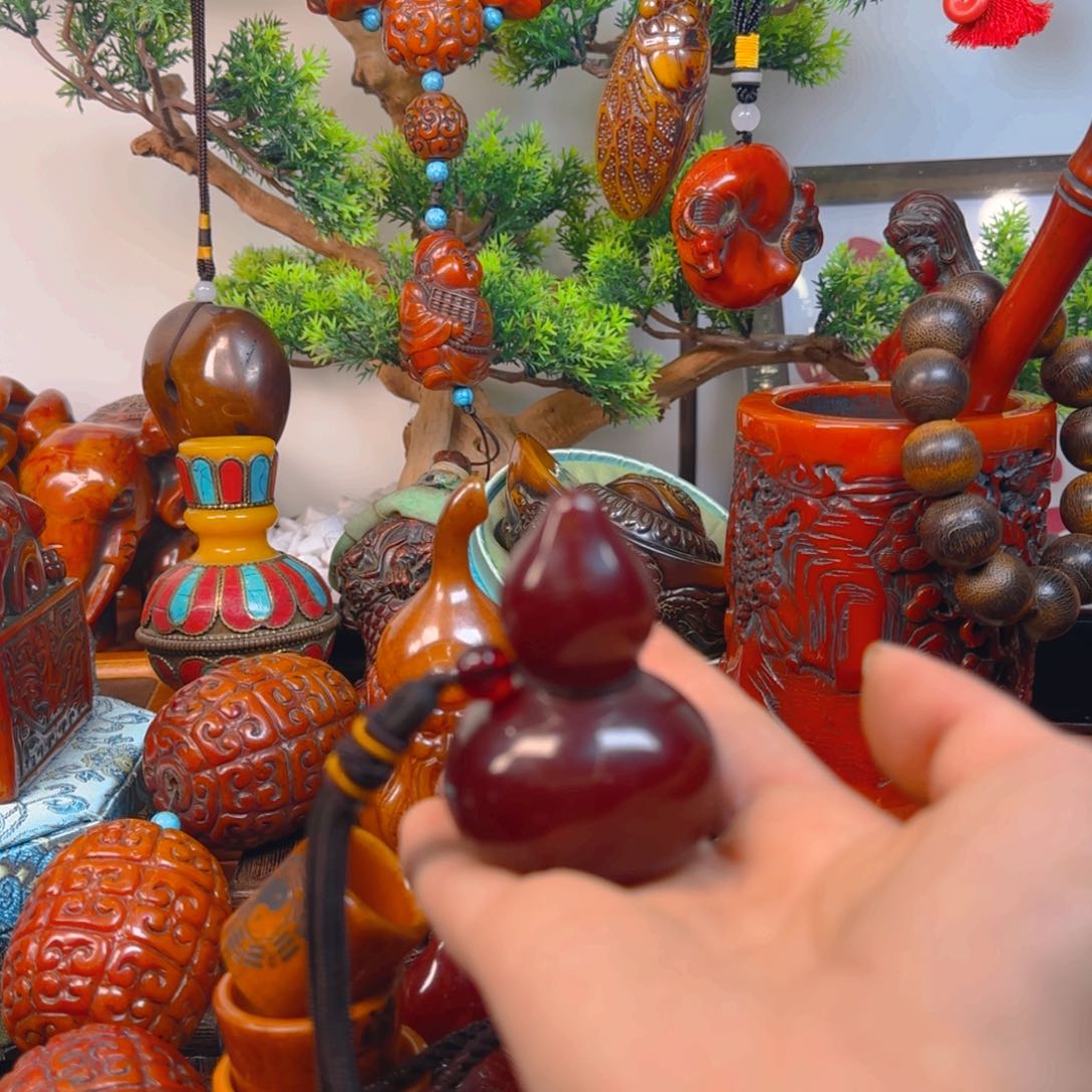 琥珀裸石未镶嵌葫芦