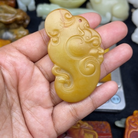 王***9颈饰未镶嵌和田玉81