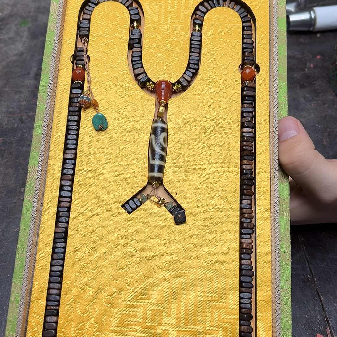 大叶紫檀（黑酸枝木类）