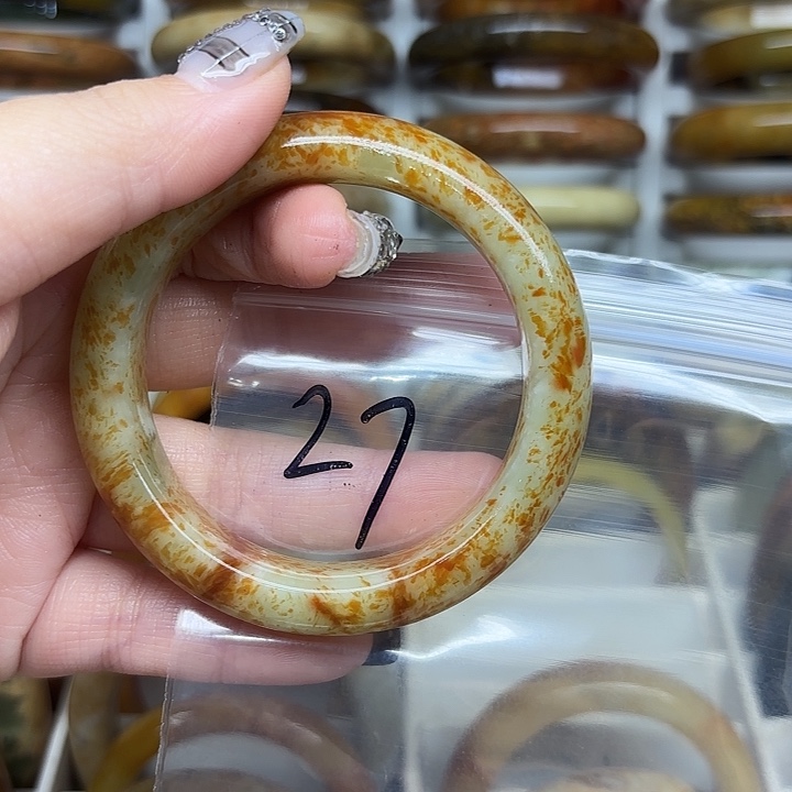 离***蛇纹石玉未镶嵌手镯（圆镯）