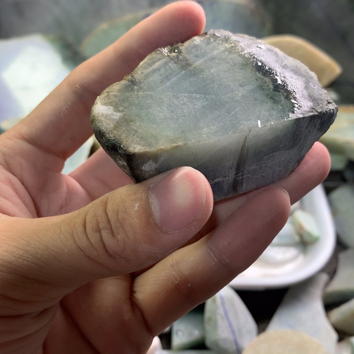 翡翠裸石16号有裂取珠子