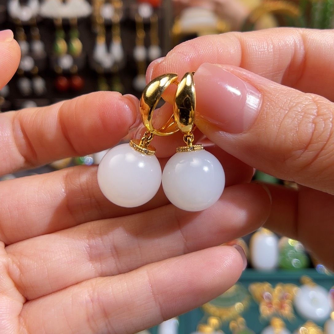 和田玉耳饰18K金镶嵌微***?