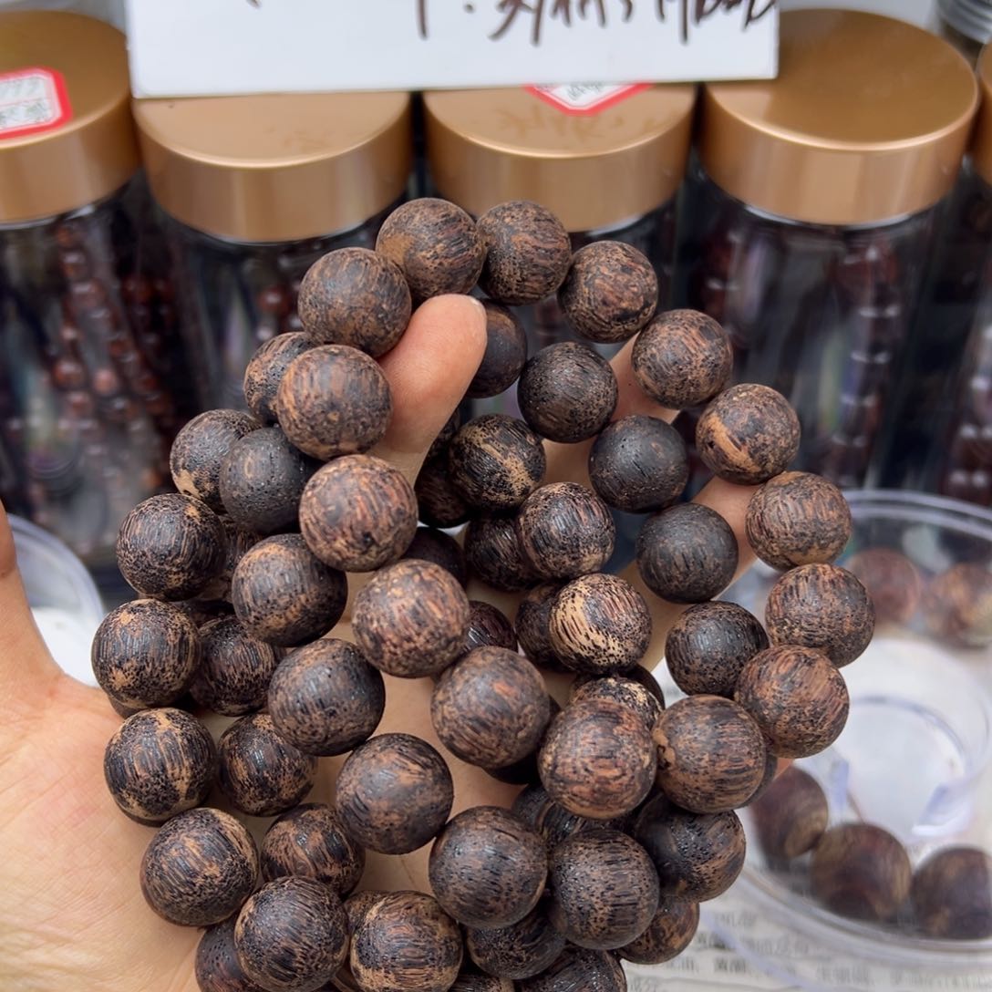藤类缅甸东枝小叶降真香绿油1.5超超一档圆珠