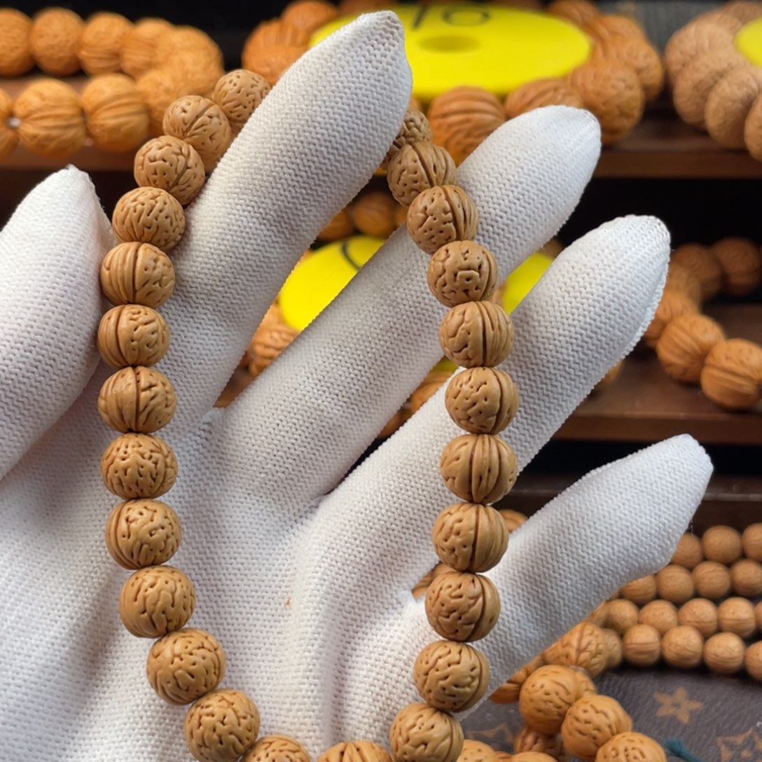 董***军桃核吊坠野生奶豆