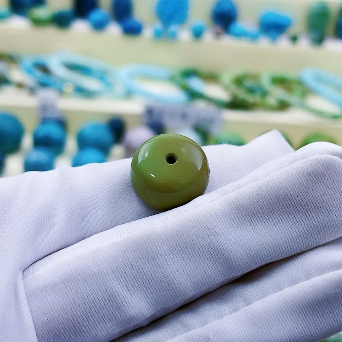 绿松石颈饰未镶嵌