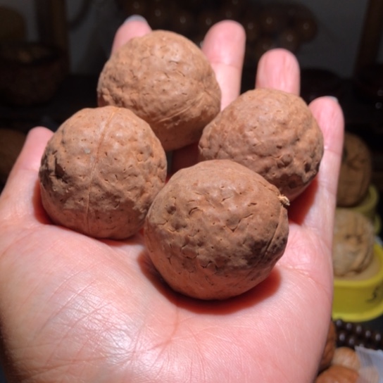 橄榄核吊坠三瓣金刚4颗