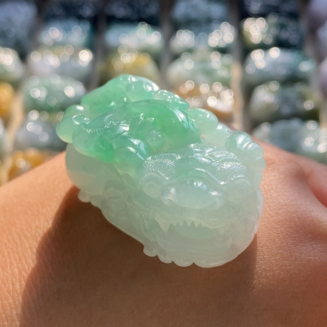 翡翠未镶嵌颈饰天然翡翠貔貅吊坠