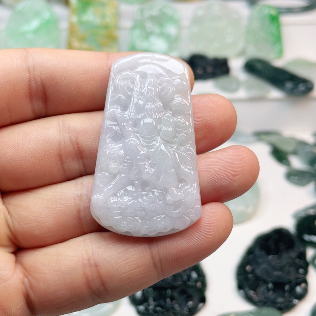 翡翠颈饰未镶嵌武财神