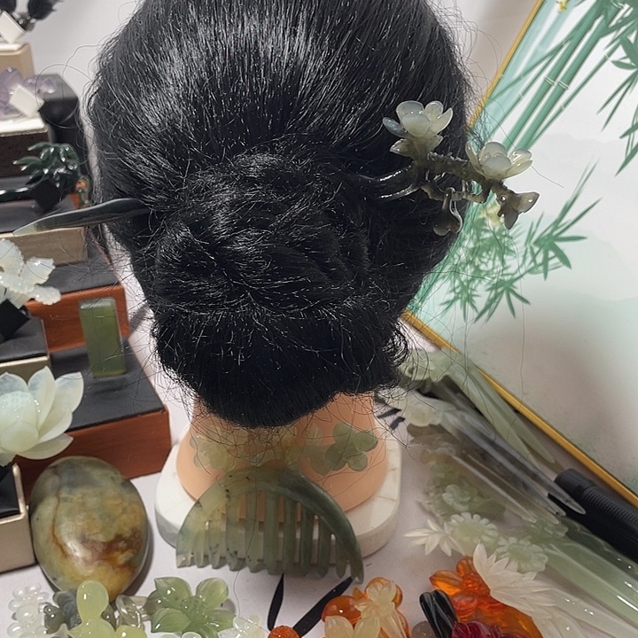 我***糖蛇纹石玉合金发饰