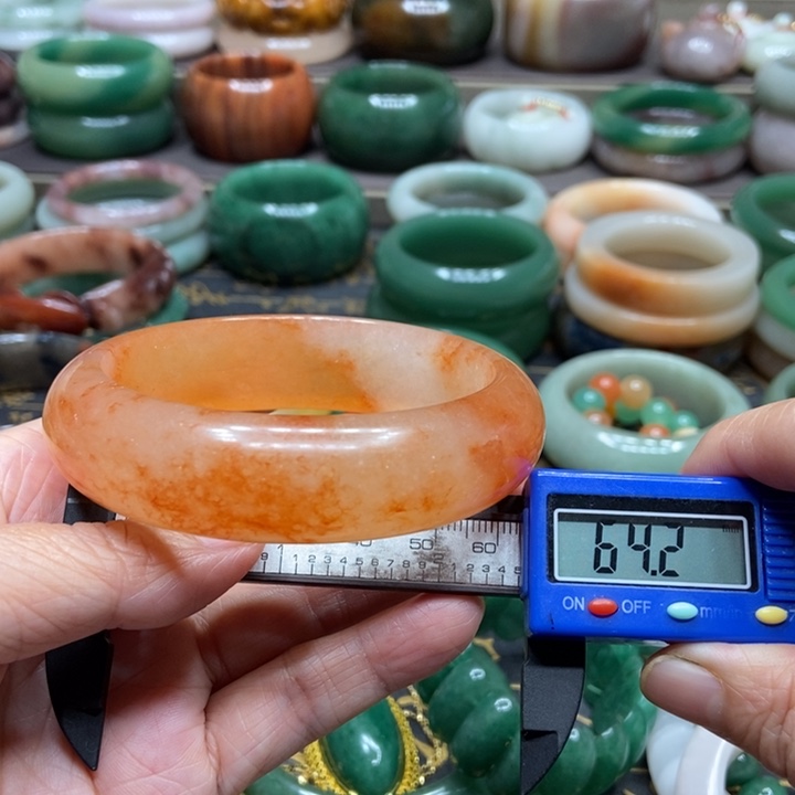 石英质玉手镯未镶嵌