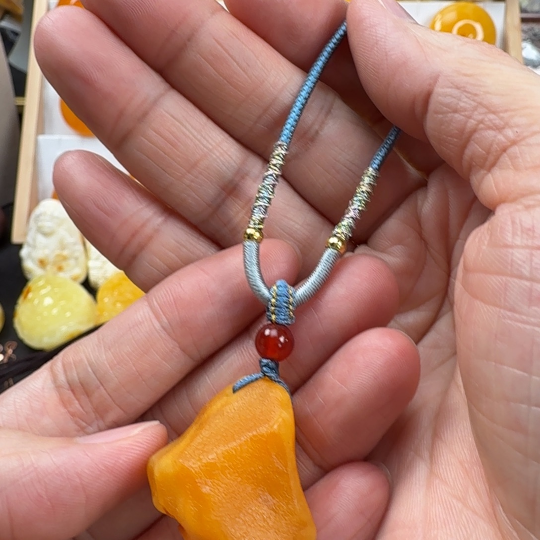 蜜蜡未镶嵌颈饰蜜蜡